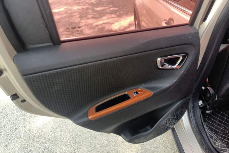 Used Geely Auto Vision X1 2017 1.3L Automatic Player Edition Interior 8