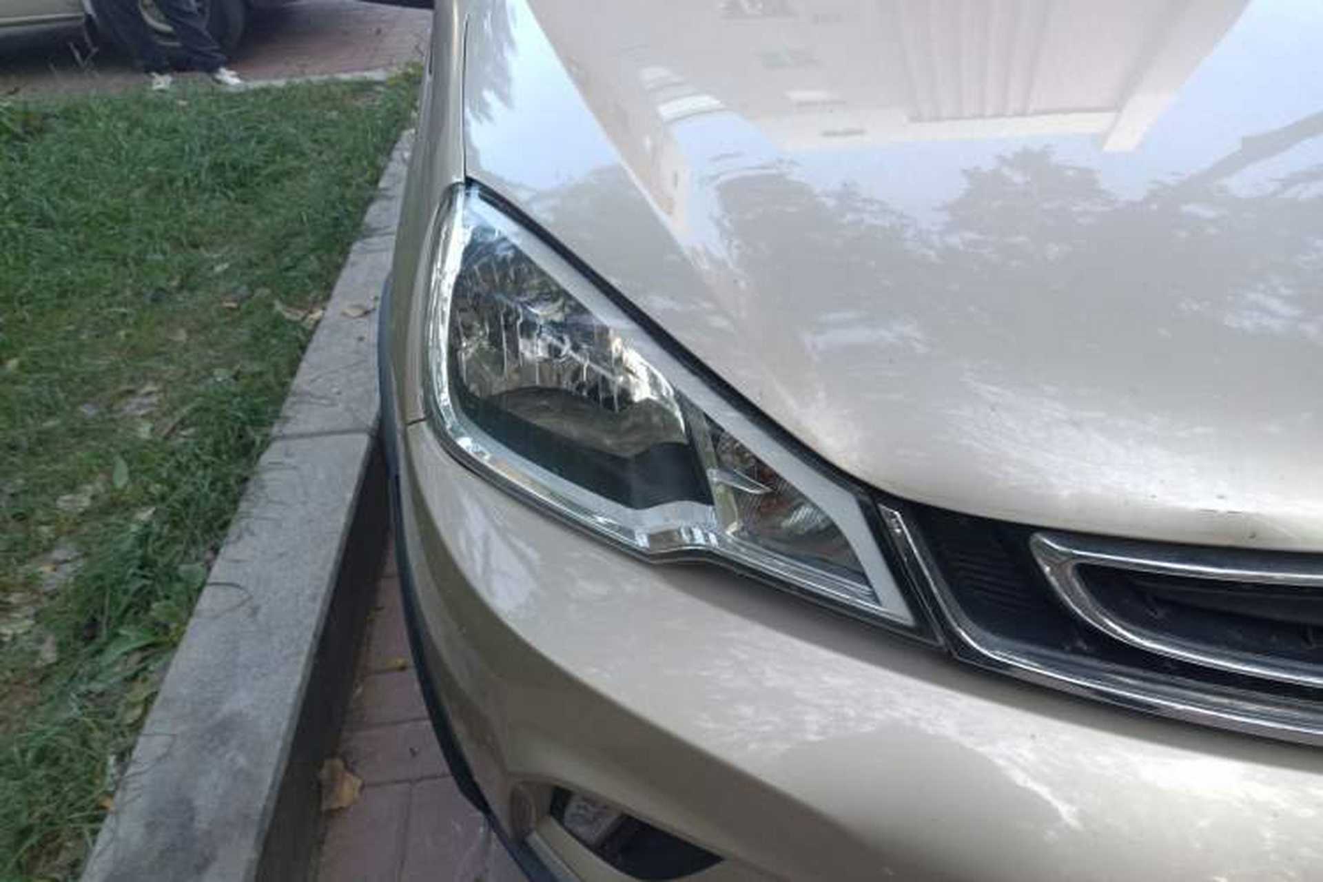 Used Geely Auto Vision X1 2017 1.3L Automatic Player Edition Right Front Headlight