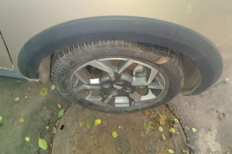 Used Geely Auto Vision X1 2017 1.3L Automatic Fun Edition Right Front Wheel Hub