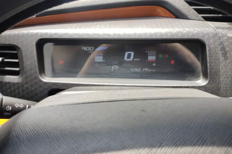 Used Geely Auto Vision X1 2017 1.3L Automatic Fun Edition Odometer Close Up