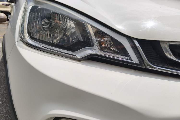 Used Geely Auto Vision X1 2017 1.3L Automatic Player Edition Right Front Headlight