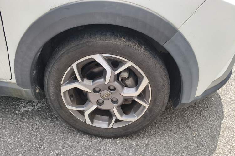 Used Geely Auto Vision X1 2017 1.3L Automatic Player Edition Right Front Wheel Hub