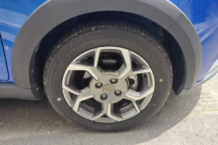 Used Geely Auto Vision X1 2017 1.3L Automatic Fun Edition Right Front Wheel Hub
