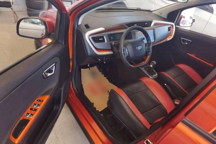 Used Geely Auto Vision X1 2017 1.3L Manual Frenzy Edition Driver Seat