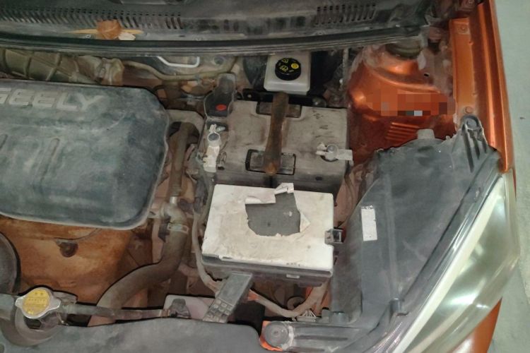 Used Geely Auto Vision X1 2017 1.3L Automatic Player Edition Engine Bay Left