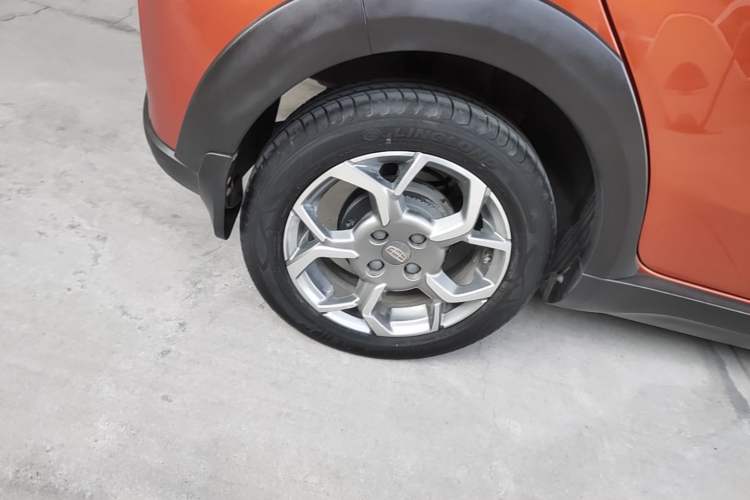 Used Geely Auto Vision X1 2017 1.3L Manual Frenzy Edition Exterior 5