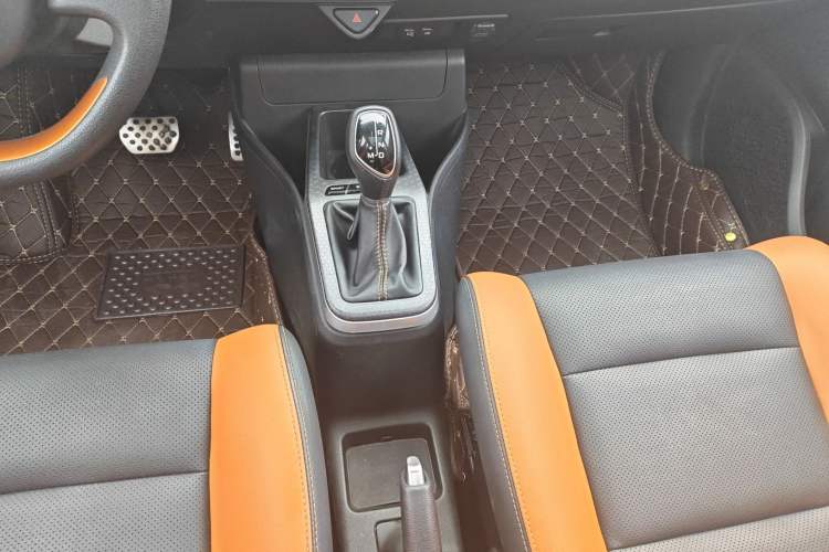 Used Geely Auto Vision X1 2017 1.3L Automatic Player Edition Gear Lever