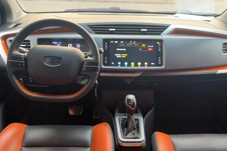 Used Geely Auto Vision X1 2017 1.3L Automatic Player Edition Interior 1