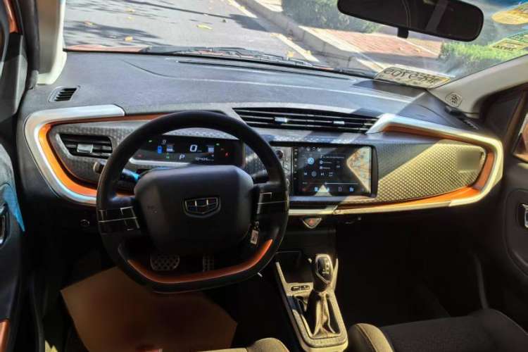 Used Geely Auto Vision X1 2017 1.3L Automatic Fun Edition Interior 1