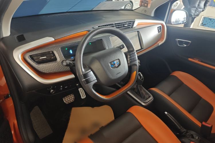 Used Geely Auto Vision X1 2017 1.3L Automatic Player Edition Interior 2