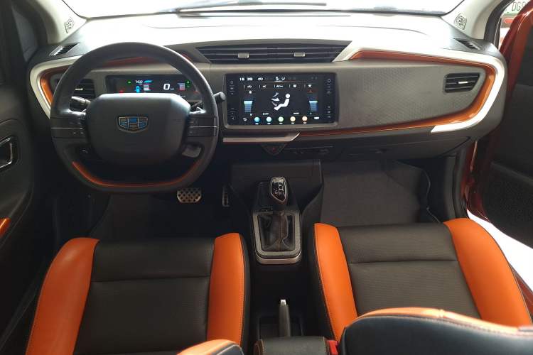 Used Geely Auto Vision X1 2017 1.3L Automatic Fun Edition Interior 3