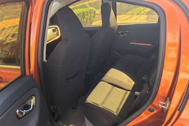Used Geely Auto Vision X1 2017 1.3L Automatic Fun Edition Interior 3