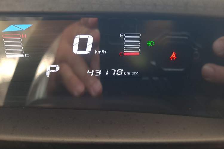 Used Geely Auto Vision X1 2017 1.3L Automatic Fun Edition Odometer Close Up