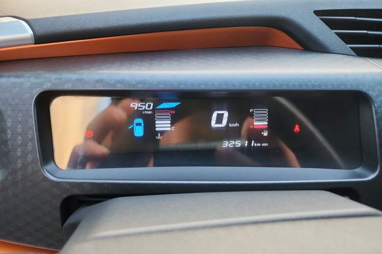Used Geely Auto Vision X1 2017 1.3L Manual Frenzy Edition Odometer Close Up