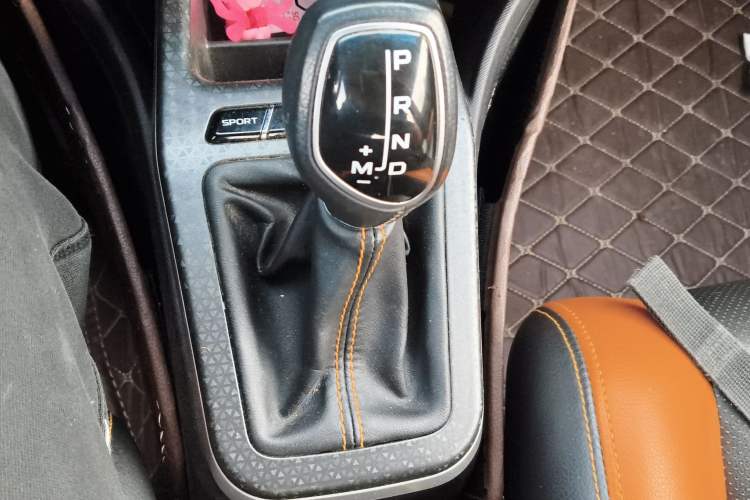 Used Geely Auto Vision X1 2017 1.3L Automatic Player Edition Gear Lever