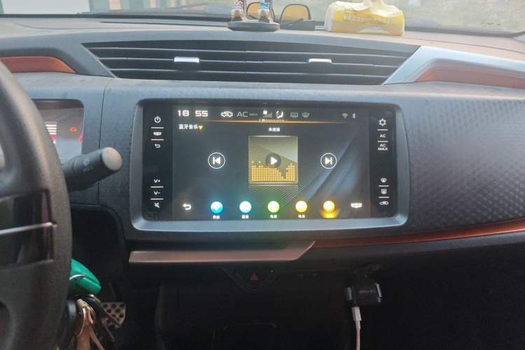 Used Geely Auto Vision X1 2017 1.3L Automatic Fun Edition Audio And AC Panel