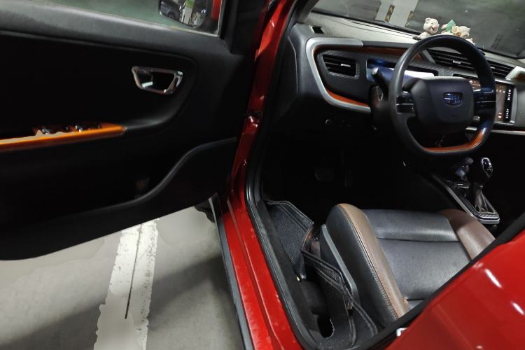 Used Geely Auto Vision X1 2017 1.3L Automatic Fun Edition Driver Seat