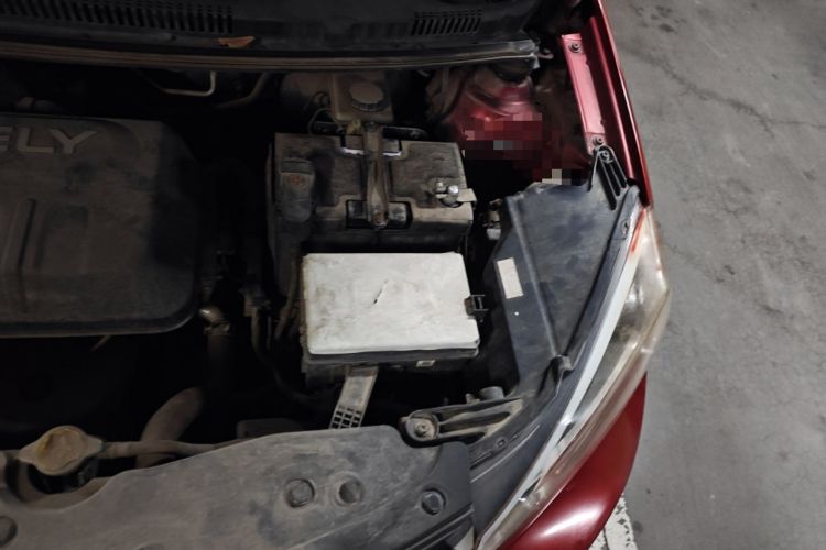 Used Geely Auto Vision X1 2017 1.3L Automatic Fun Edition Engine Bay Left