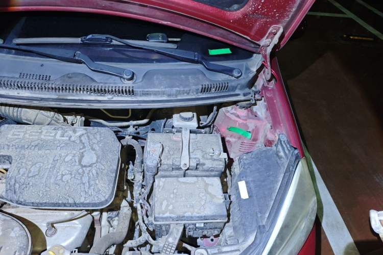 Used Geely Auto Vision X1 2017 1.3L Automatic Fun Edition Engine Bay Left