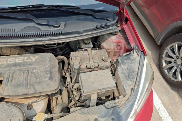 Used Geely Auto Vision X1 2017 1.3L Automatic Fun Edition Engine Bay Left