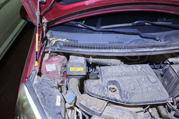 Used Geely Auto Vision X1 2017 1.3L Automatic Fun Edition Engine Bay Right