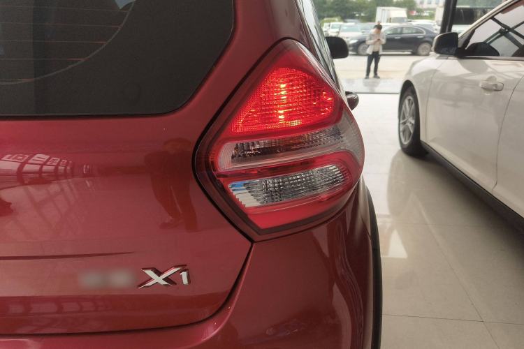 Used Geely Auto Vision X1 2017 1.3L Manual Frenzy Edition Exterior 6