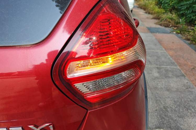Used Geely Auto Vision X1 2017 1.3L Manual Frenzy Edition Exterior 6