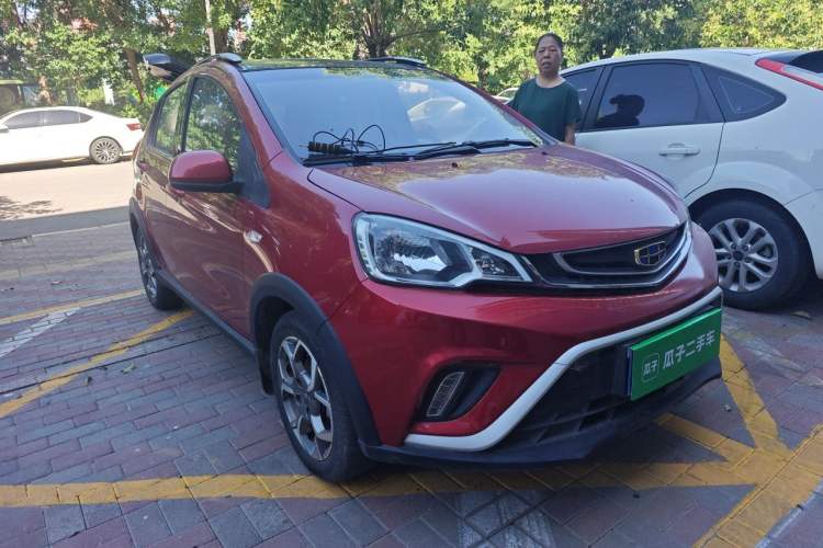 Used Geely Auto Vision X1 2017 1.3L Automatic Player Edition Front Right 45 Deg