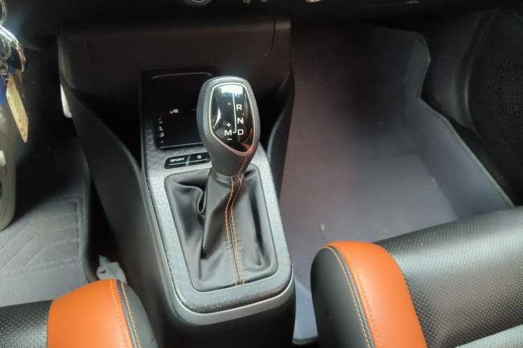 Used Geely Auto Vision X1 2017 1.3L Automatic Fun Edition Gear Lever