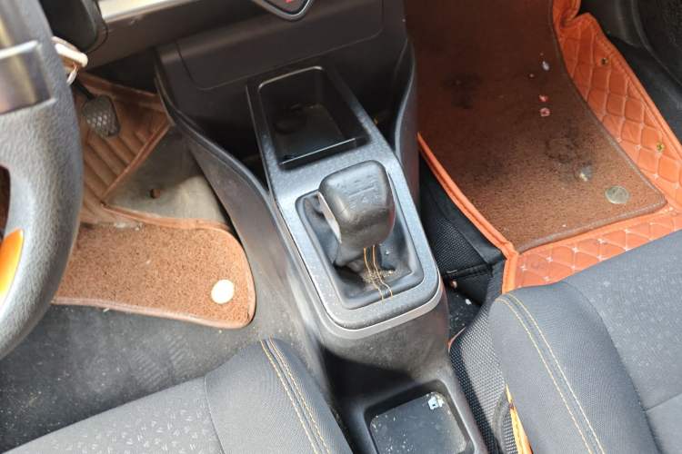 Used Geely Auto Vision X1 2017 1.3L Manual Frenzy Edition Gear Lever