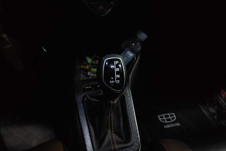 Used Geely Auto Vision X1 2017 1.3L Automatic Fun Edition Gear Lever