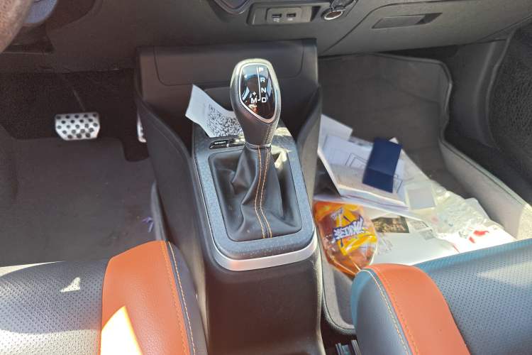 Used Geely Auto Vision X1 2017 1.3L Automatic Fun Edition Gear Lever