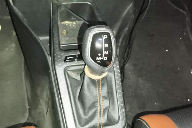 Used Geely Auto Vision X1 2017 1.3L Automatic Player Edition Gear Lever
