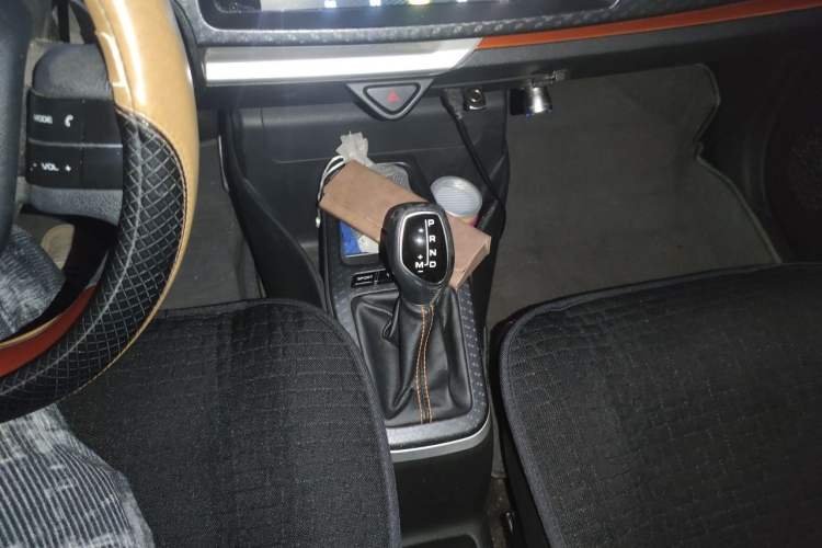 Used Geely Auto Vision X1 2017 1.3L Automatic Player Edition Gear Lever
