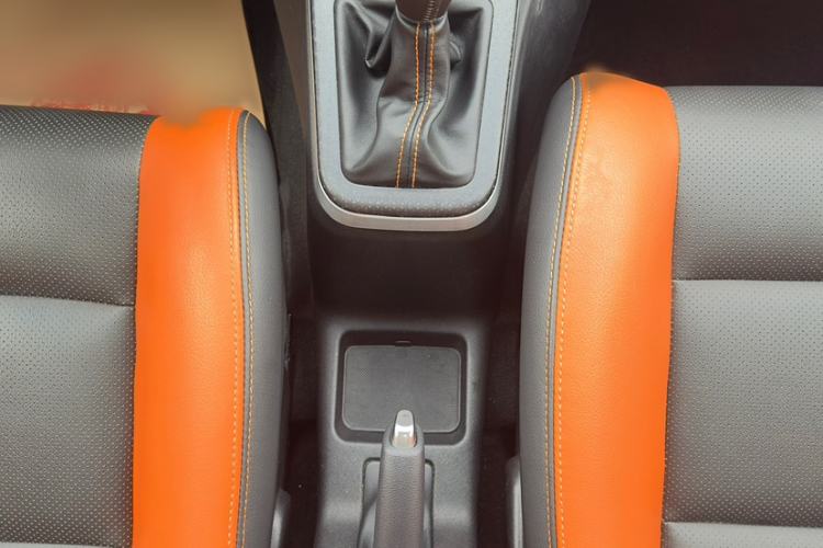 Used Geely Auto Vision X1 2017 1.3L Automatic Player Edition Gear Lever