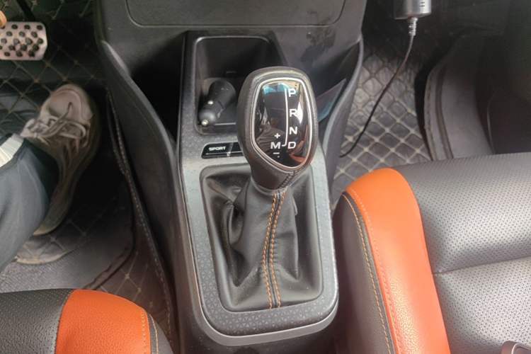 Used Geely Auto Vision X1 2017 1.3L Automatic Player Edition Gear Lever