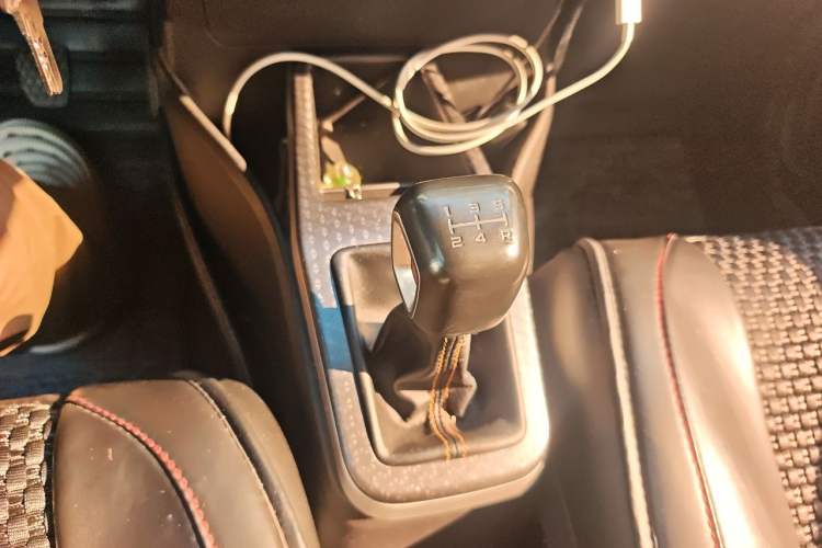 Used Geely Auto Vision X1 2017 1.3L Manual Frenzy Edition Gear Lever