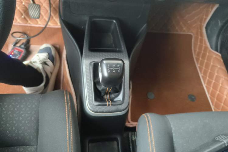 Used Geely Auto Vision X1 2017 1.3L Manual Frenzy Edition Gear Lever