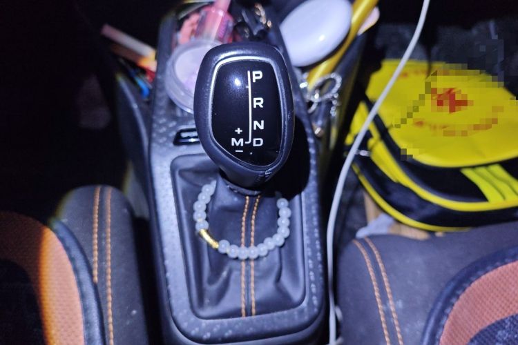 Used Geely Auto Vision X1 2017 1.3L Automatic Fun Edition Gear Lever
