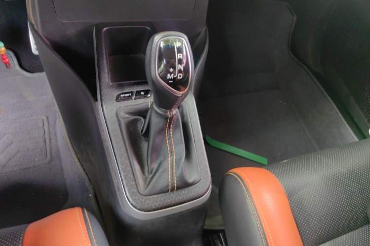 Used Geely Auto Vision X1 2017 1.3L Automatic Player Edition Gear Lever
