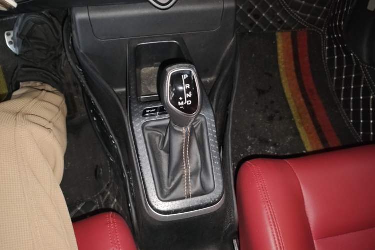 Used Geely Auto Vision X1 2017 1.3L Automatic Fun Edition Gear Lever