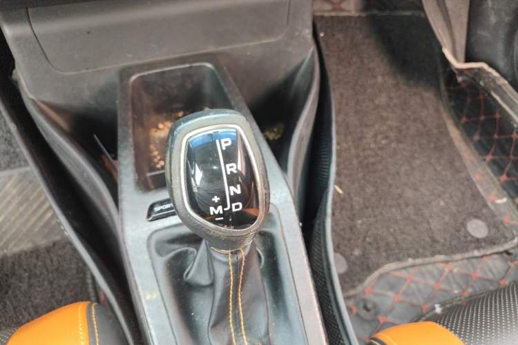 Used Geely Auto Vision X1 2017 1.3L Automatic Player Edition Gear Lever