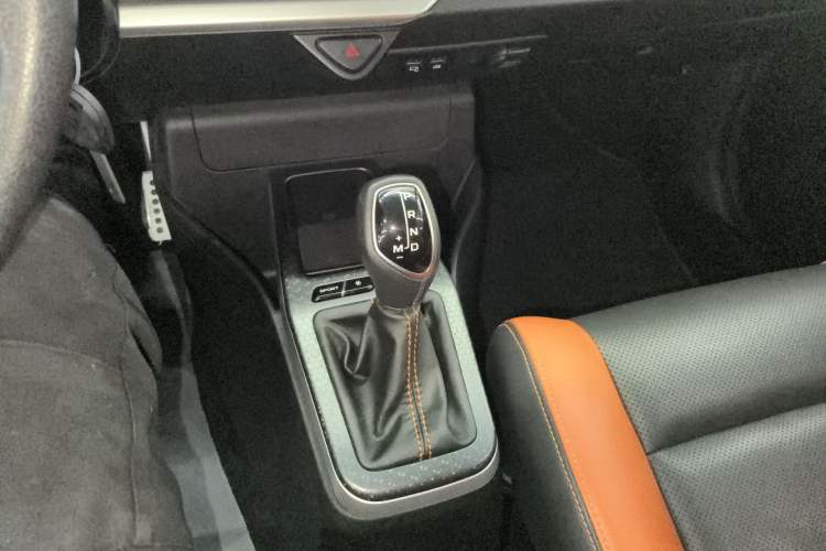 Used Geely Auto Vision X1 2017 1.3L Automatic Player Edition Gear Lever