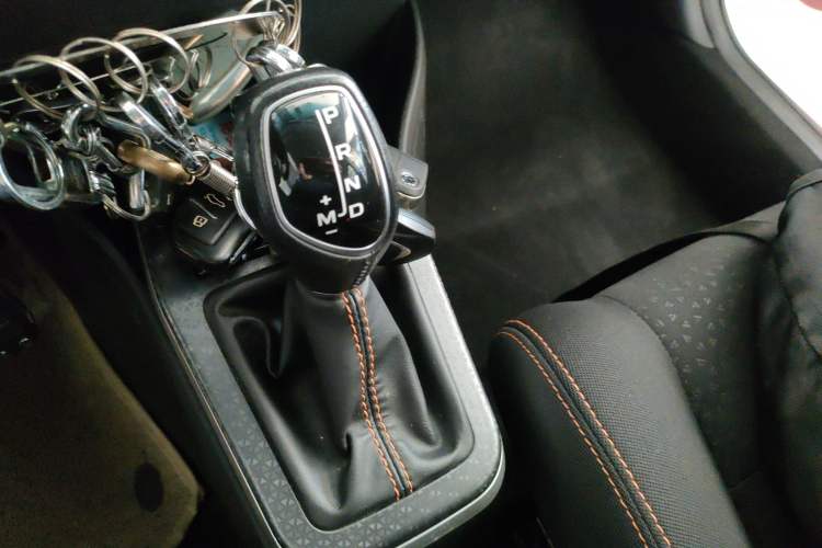 Used Geely Auto Vision X1 2017 1.3L Automatic Fun Edition Gear Lever