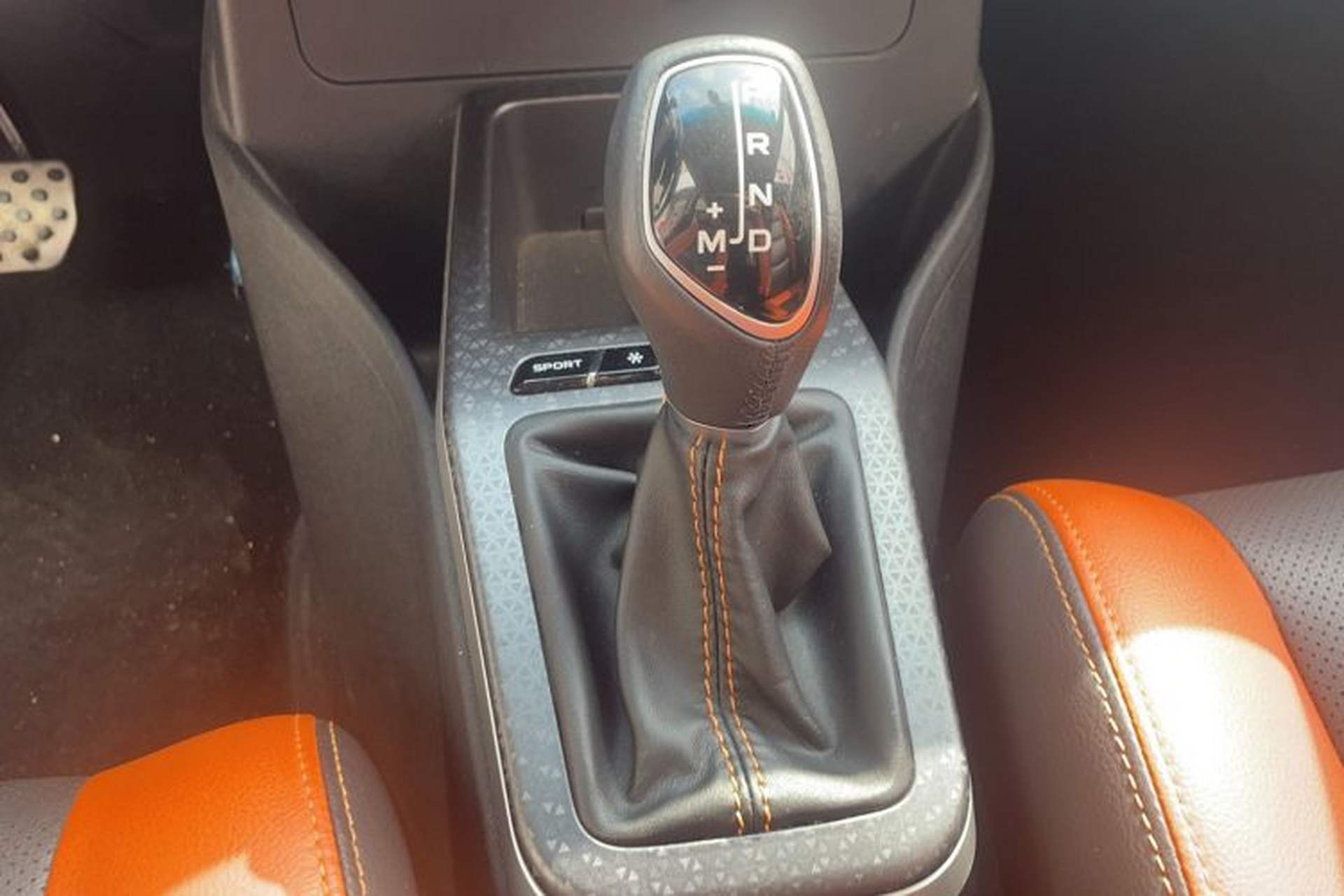 Used Geely Auto Vision X1 2017 1.3L Automatic Player Edition Gear Lever