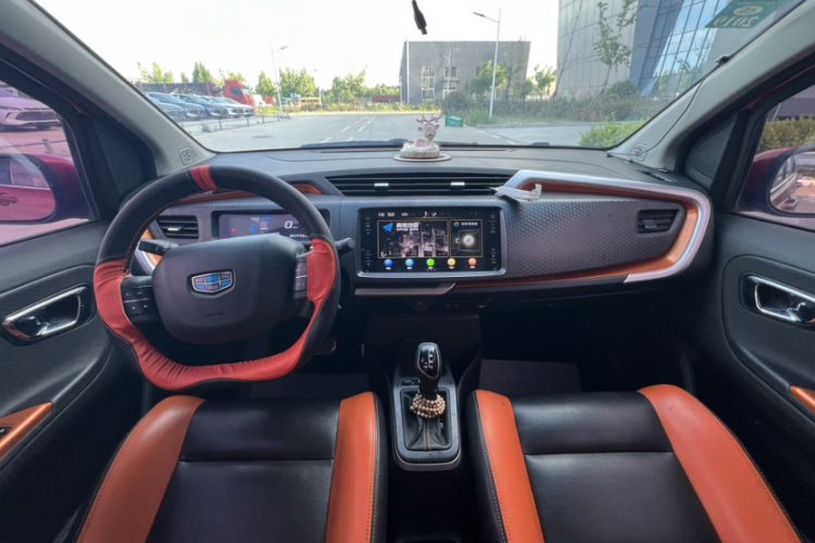 Used Geely Auto Vision X1 2017 1.3L Automatic Player Edition Interior 1