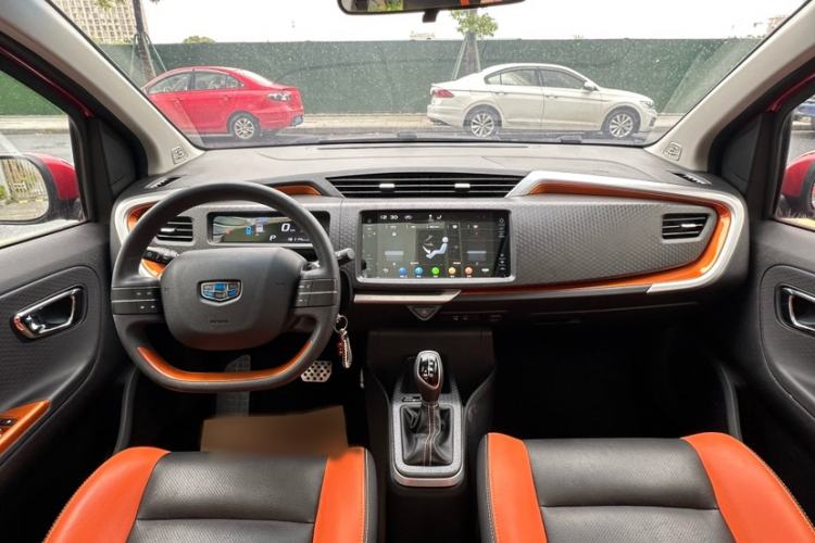 Used Geely Auto Vision X1 2017 1.3L Automatic Player Edition Interior 2