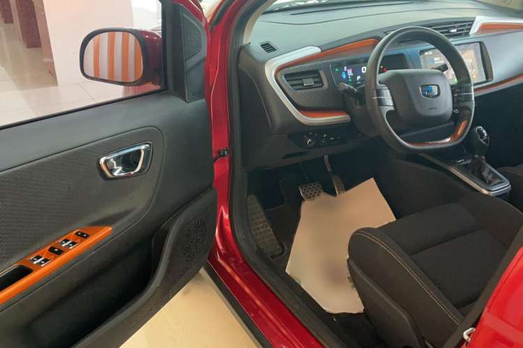 Used Geely Auto Vision X1 2017 1.3L Automatic Fun Edition Interior 2