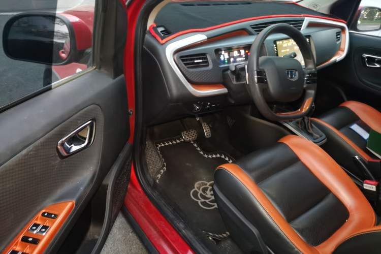 Used Geely Auto Vision X1 2017 1.3L Automatic Fun Edition Interior 3