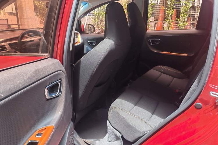 Used Geely Auto Vision X1 2017 1.3L Automatic Fun Edition Interior 3
